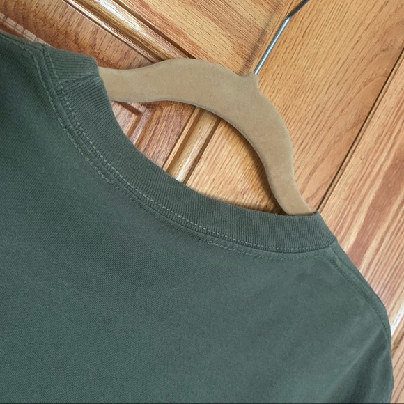 Men’s Medium Kicks HI T-Shirt - Picture 4 of 4